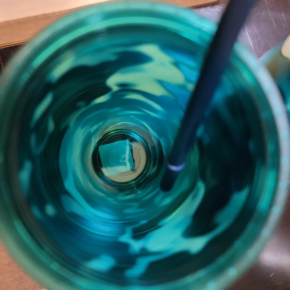 VENTI STARBUCKS GREEN & TEAL WATER WAVE TUMBLER